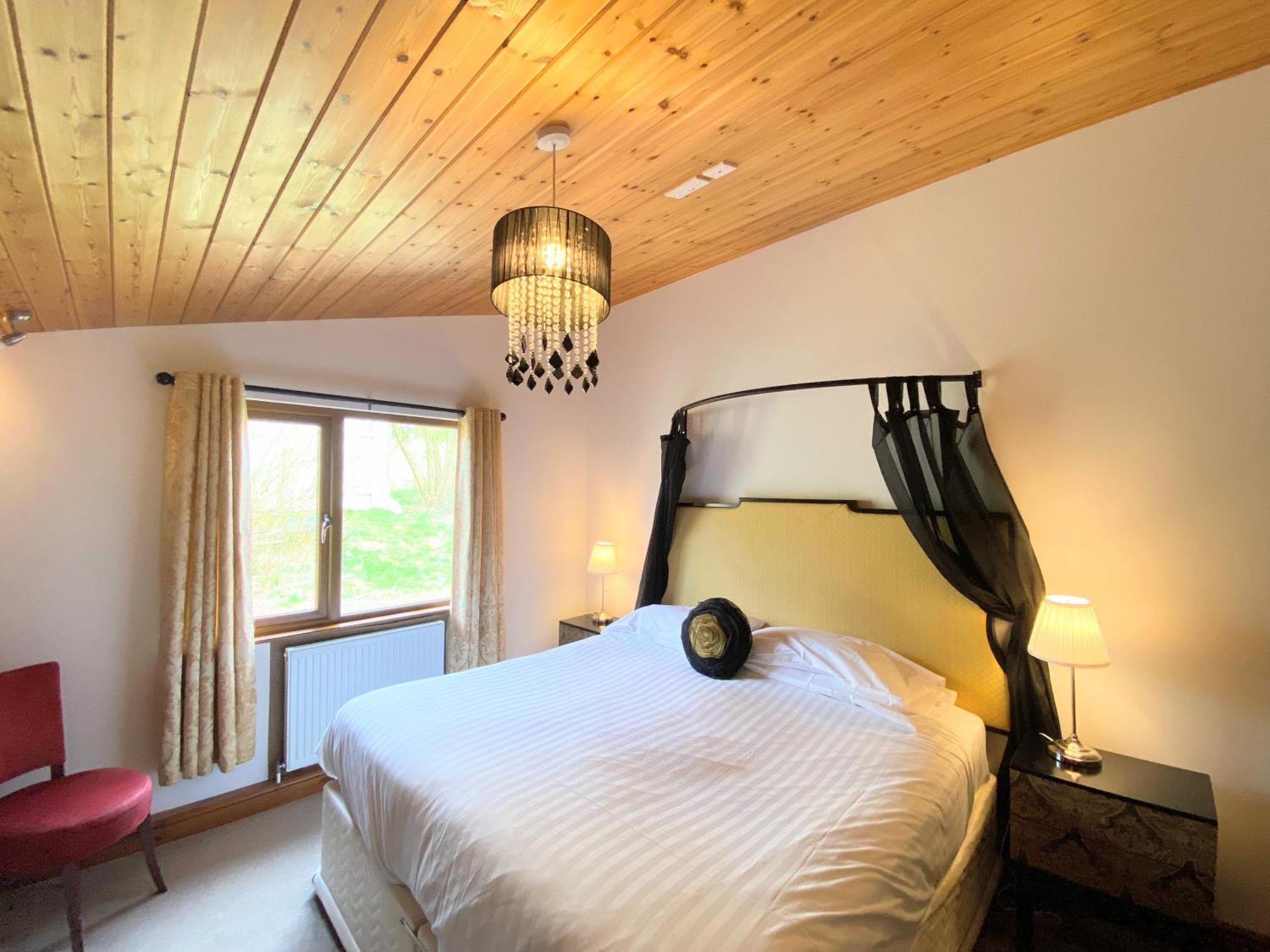 Torridon 12 With Private Hot Tub - Fife - Loch Leven - Lomond Hills Villa Kelty Eksteriør billede