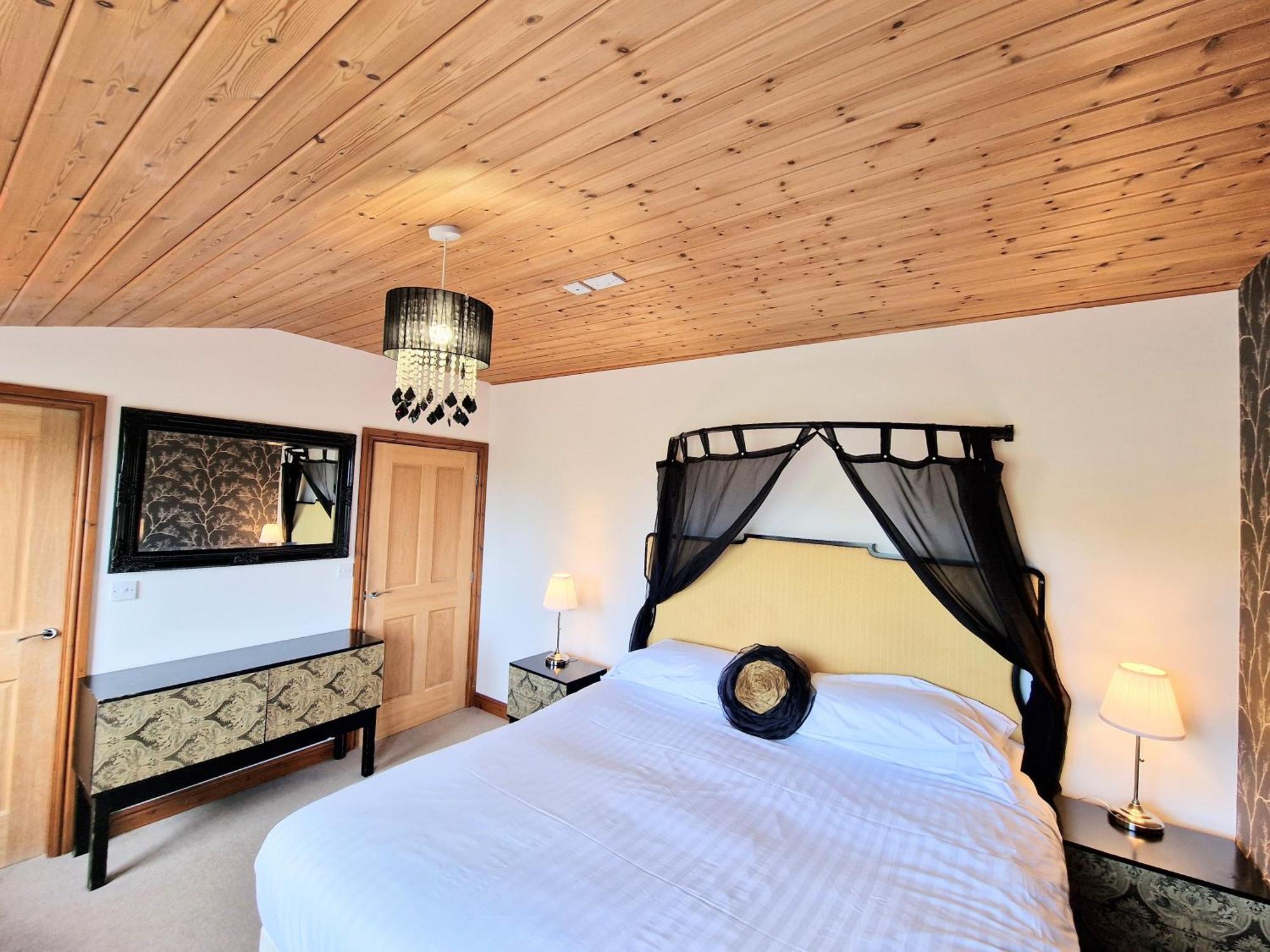 Torridon 12 With Private Hot Tub - Fife - Loch Leven - Lomond Hills Villa Kelty Eksteriør billede