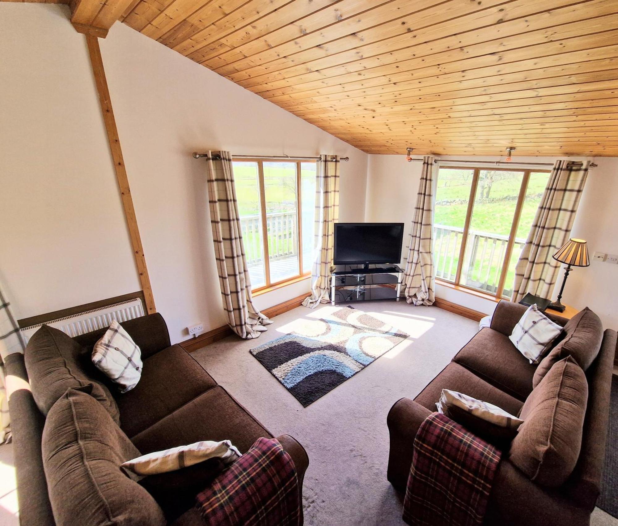 Torridon 12 With Private Hot Tub - Fife - Loch Leven - Lomond Hills Villa Kelty Eksteriør billede