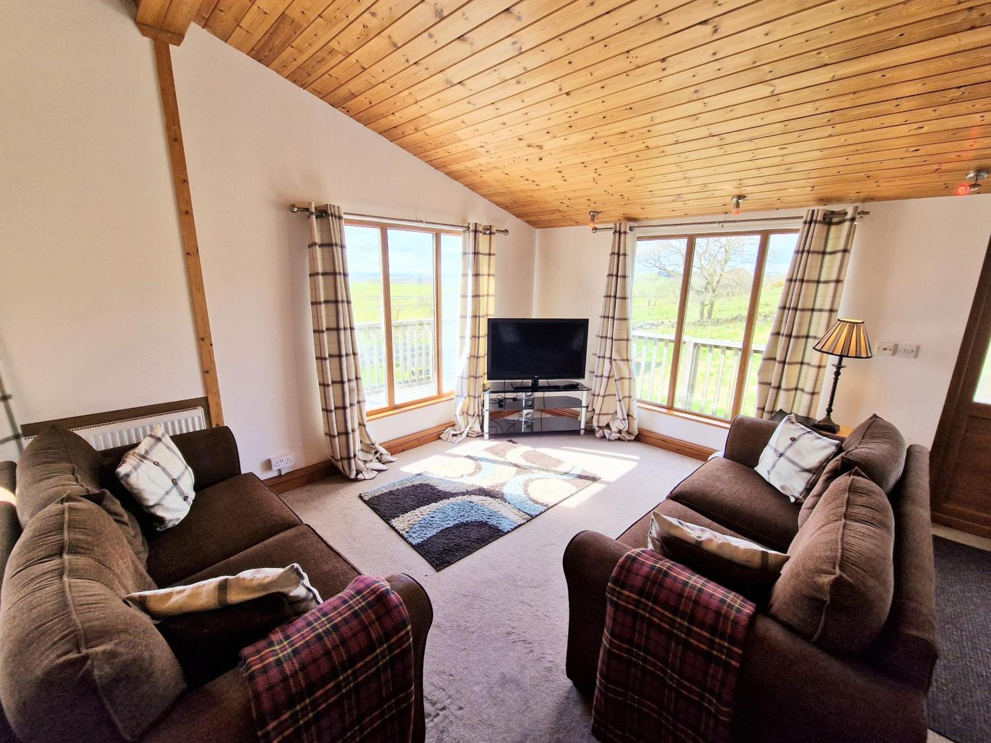 Torridon 12 With Private Hot Tub - Fife - Loch Leven - Lomond Hills Villa Kelty Eksteriør billede